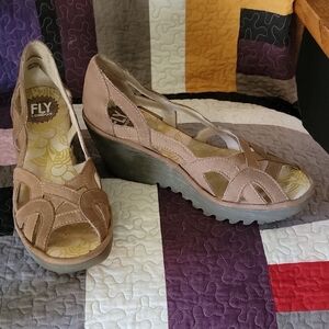 Fly London Women's Tan Wedge Sandals
